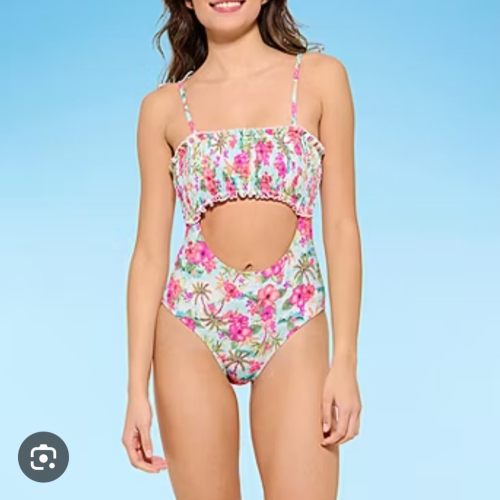NWT - Retro Boho/Island One Piece Swimsuit (Women's, Small)